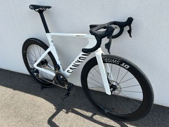 Used Canyon Aeroad CF SLX 7 AXS 2025 2025 Road & Gravel, White — image 2 of 3