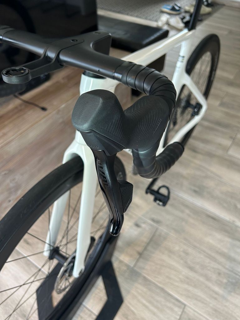 Used Canyon Aeroad CF SLX 7 AXS 2025 2025 Road & Gravel — image 11 of 13