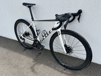 Used Scott Addict 20 disc 2021 2021 Road & Gravel — image 2 of 3