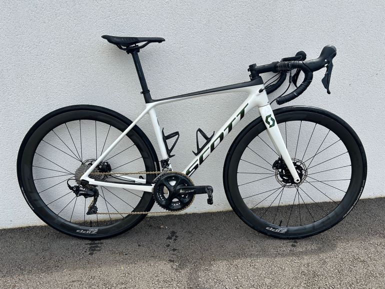 Used Scott Addict 20 disc 2021 2021 Road & Gravel — image 1 of 3