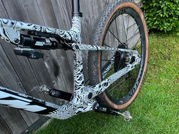 Used KTM SCARP EVO III PROTO 25 Flight Attendant 2025 Mountainbike, White — image 9 of 11