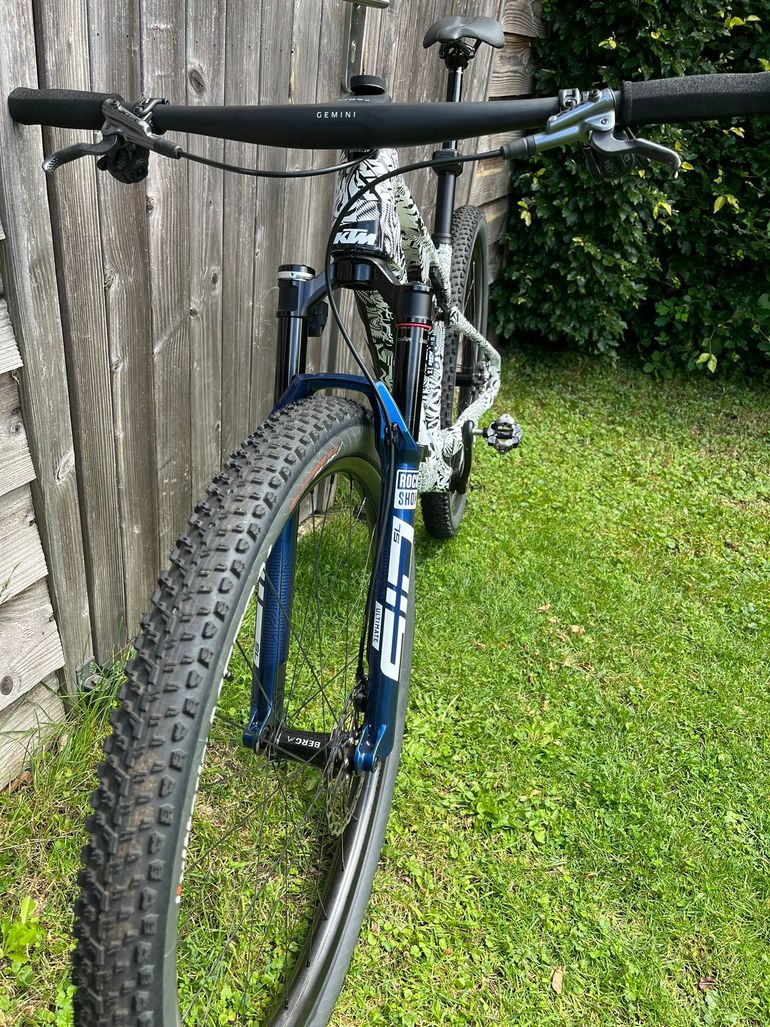 KTM SCARP EVO III PROTO 25 Flight Attendant 2025 Mountainbike de segunda mano, Blanco — imagen 8 de 15