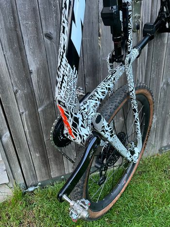 Used KTM SCARP EVO III PROTO 25 Flight Attendant 2025 Mountainbike, White — image 10 of 11