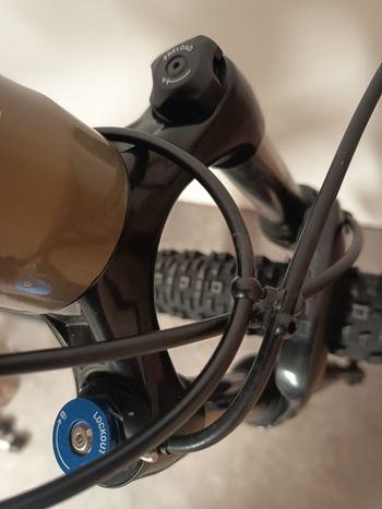 Used Peugeot M02 Deore 12 Vitesses 2023 Mountainbike, Orange — image 10 of 11