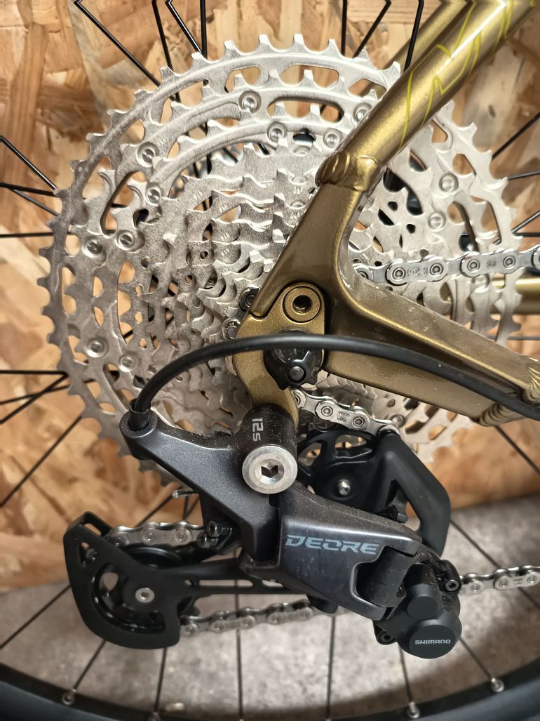 Used Peugeot M02 Deore 12 Vitesses 2023 Mountainbike, Orange — image 6 of 11