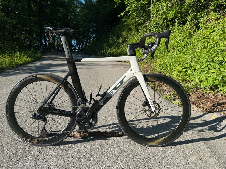 Used Felt AR Advanced 105 Di2 2025 2025 Road & Gravel — image 1 of 6