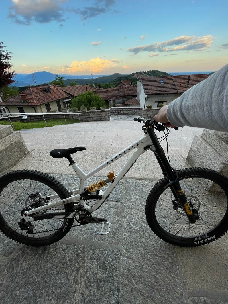 Used Commencal Custom SRAM GX Eagle 2025 MTB