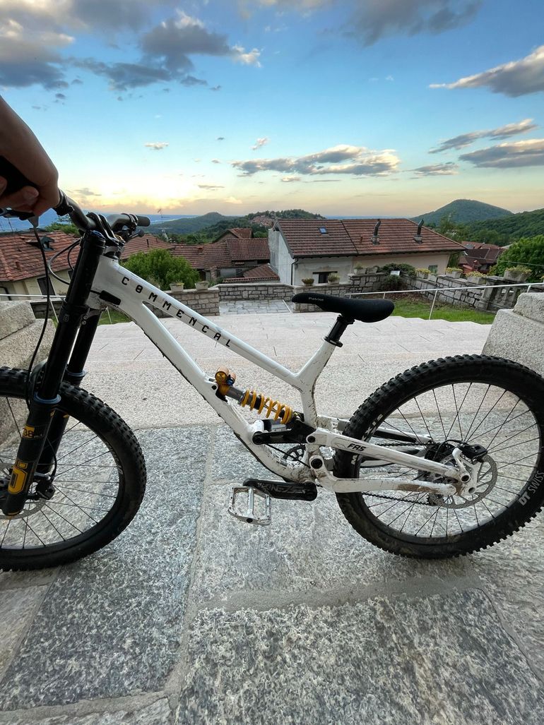 Used Commencal Commencal Custom SRAM GX Eagle 2025 Mountainbike, White — image 2 of 3