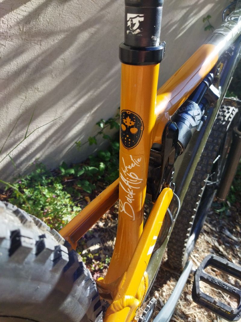 Rocky Mountain Slayer Alloy 30 2022 2022 Mountainbike usato, Arancione — immagine 9 di 11