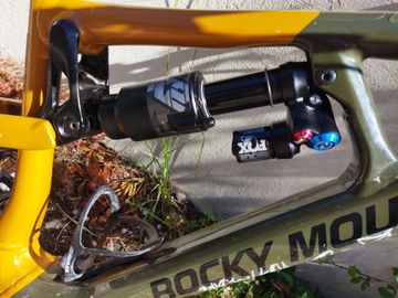 Rocky Mountain Slayer Alloy 30 2022 2022 Mountainbike usato, Arancione — immagine 4 di 11