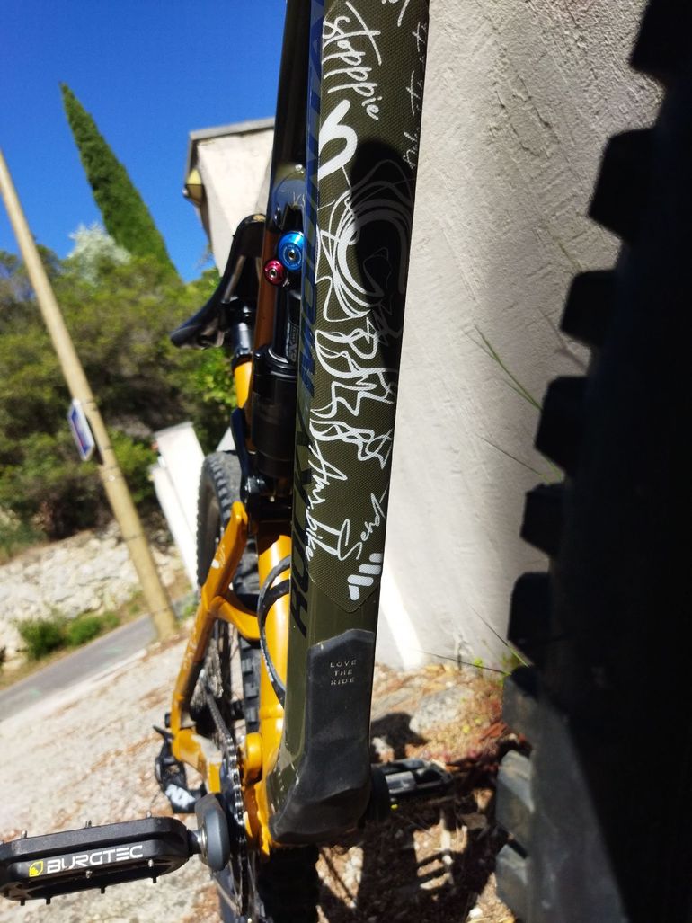 Used Rocky Mountain Slayer Alloy 30 2022 2022 Mountainbike, Orange, 27.5, 29 — image 6 of 11