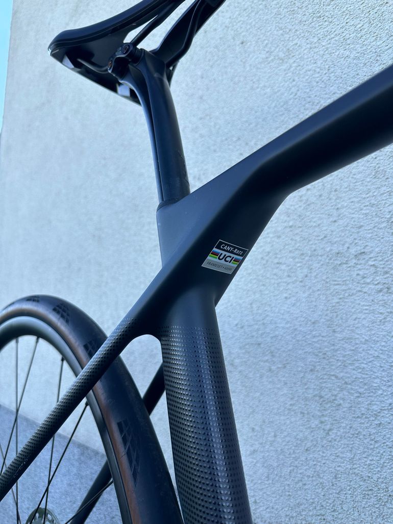 Used Canyon Endurace CF SLX 7 Di2 2024 2024 Road & Gravel, Black — image 7 of 10