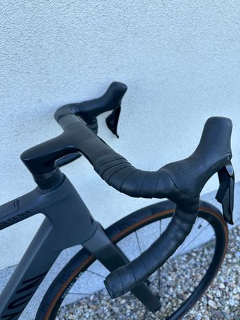 Used Canyon Endurace CF SLX 7 Di2 2024 2024 Road & Gravel, Black — image 9 of 10