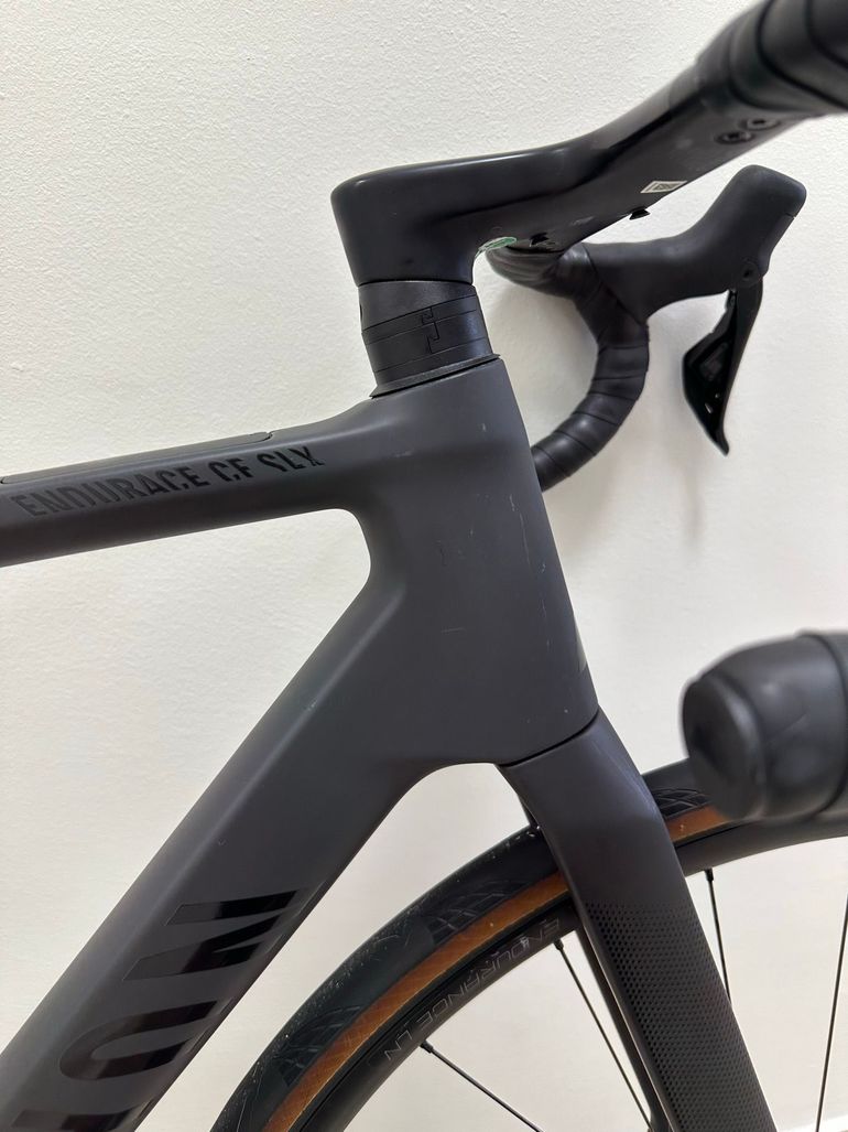 Used Canyon Endurace CF SLX 7 Di2 2024 2024 Road & Gravel, Black — image 11 of 17