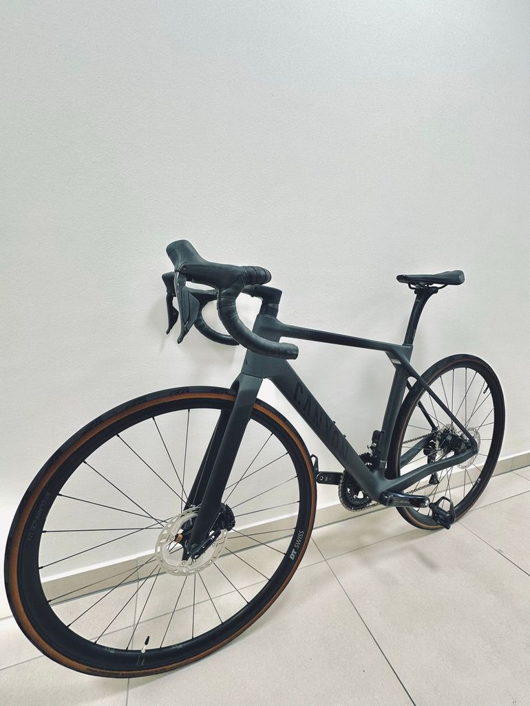 Used Canyon Endurace CF SLX 7 Di2 2024 2024 Road & Gravel, Black — image 1 of 17