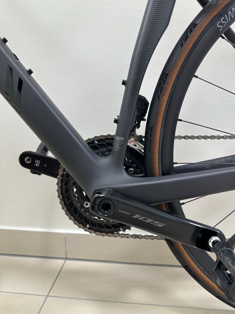 Used Canyon Endurace CF SLX 7 Di2 2024 2024 Road & Gravel, Black — image 2 of 17