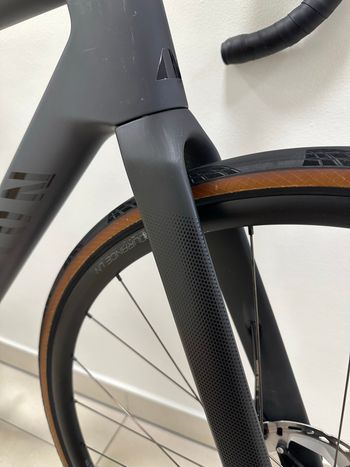Used Canyon Endurace CF SLX 7 Di2 2024 2024 Road & Gravel, Black — image 9 of 17