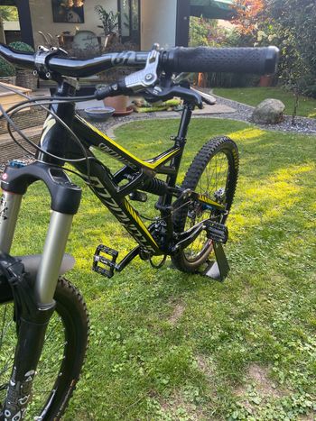 Used Specialized Enduro SRAM X7 2013 Mountainbike, Negro — image 2 of 4