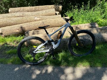 Used Specialized Enduro Comp 2023 2023 Mountainbike, White, 29 — image 5 of 6