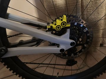 Used Specialized Enduro Comp 2023 2023 Mountainbike, White, 29 — image 3 of 6