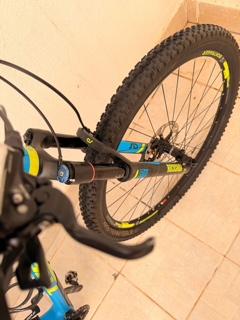 Used Trek Superfly 9.8 2016 2016 Mountainbike, Blue, 27.5, 29 — image 15 of 21