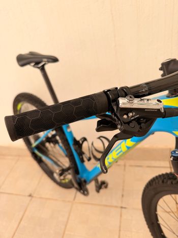 Used Trek Superfly 9.8 2016 2016 Mountainbike, Blue, 27.5, 29 — image 17 of 21