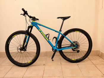 Used Trek Superfly 9.8 2016 2016 Mountainbike, Blue, 27.5, 29 — image 21 of 21