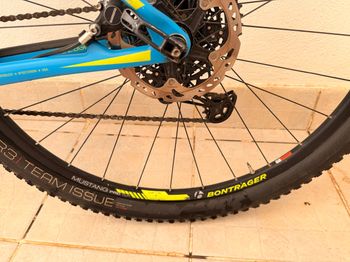 Used Trek Superfly 9.8 2016 2016 Mountainbike, Blue, 27.5, 29 — image 3 of 21