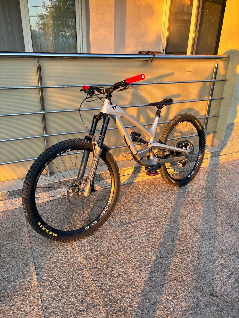 Used YT Industries Capra Blaze 29 2022 2022 Mountainbike — image 1 of 8