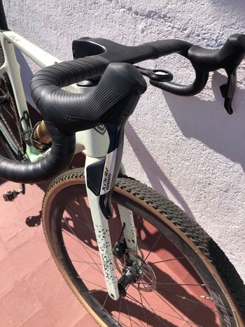 Used Megamo Silk SRAM Rival eTap AXS 2025 Road & Gravel — image 3 of 9