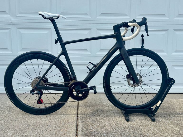 Used Scott Addict Shimano Ultegra Di2 2023 Road & Gravel, Black — image 1 of 9