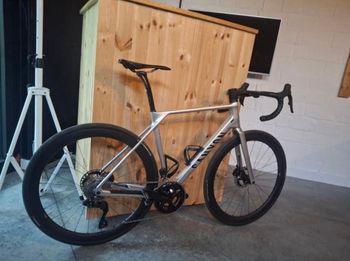 Used Canyon Endurace Shimano 105 Di2 2024 Road & Gravel, Light Gray — image 2 of 3