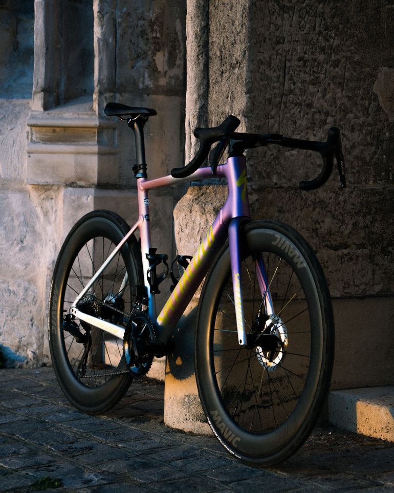 Used Specialized Allez Shimano 105 Di2 2025 Road & Gravel — image 1 of 8
