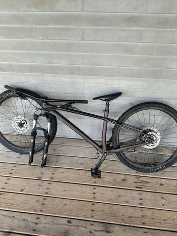 Used Specialized Fuse Microshift Advent 2022 Mountainbike, Light Gray — image 2 of 3