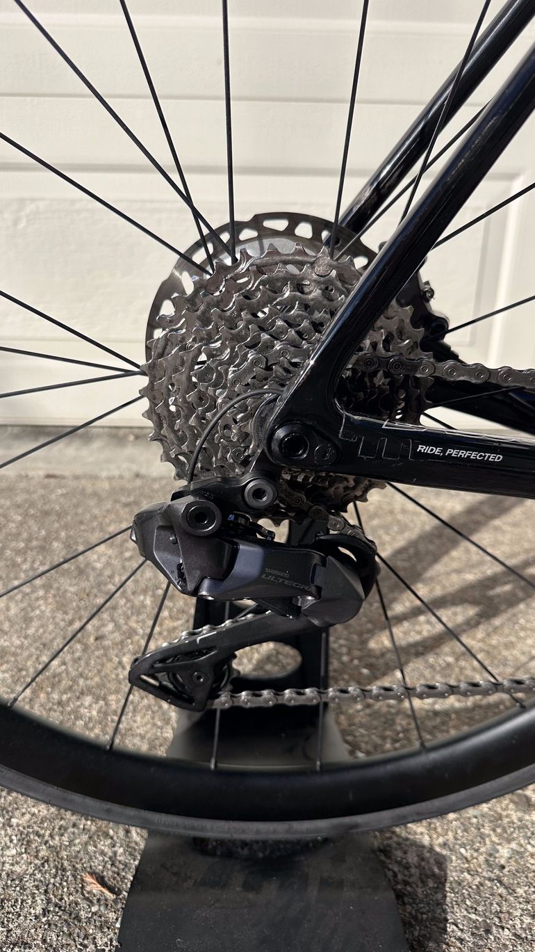 Used Basso Diamante Shimano Ultegra 8170 Di2 Disc 2023 2023 Road & Gravel, Black — image 3 of 14