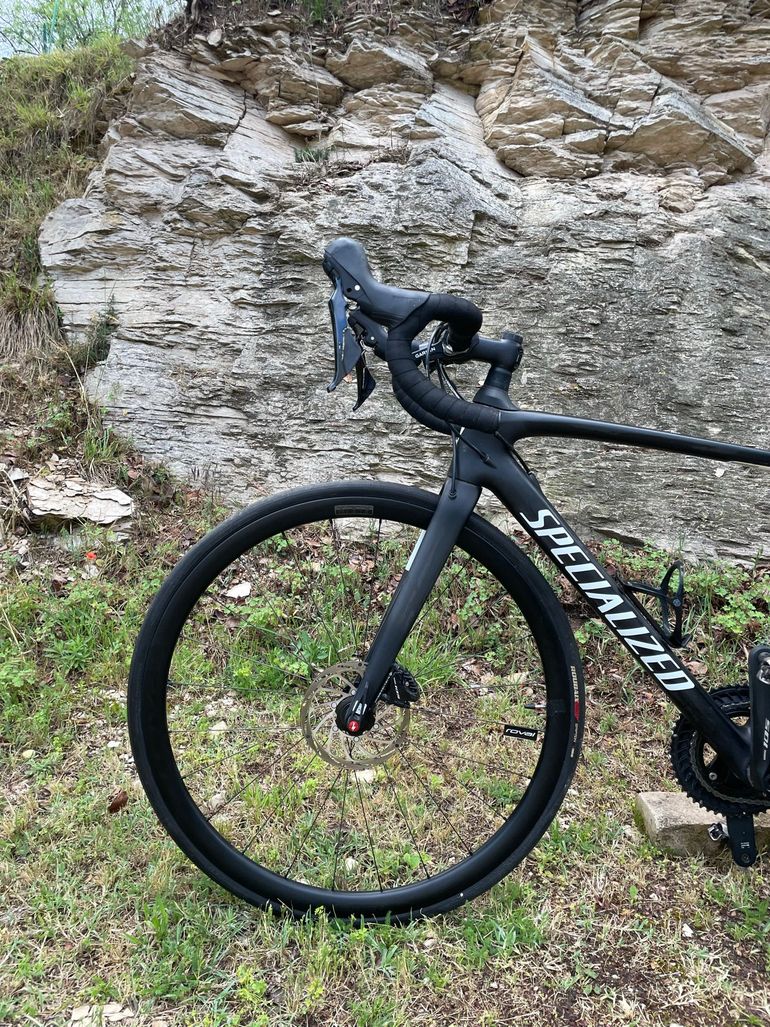 Used Specialized Roubaix 2023 2023 Road & Gravel, Black — image 5 of 7