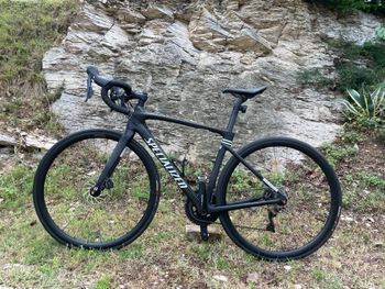 Used Specialized Roubaix 2023 2023 Road & Gravel, Black — image 2 of 7