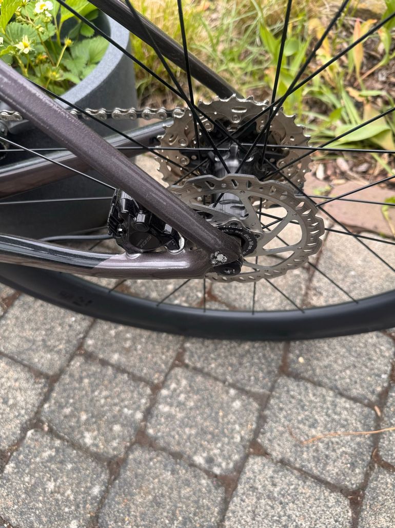 Used Giant Defy Advanced 1 2023 2023 Road & Gravel, Viola — image 6 of 6