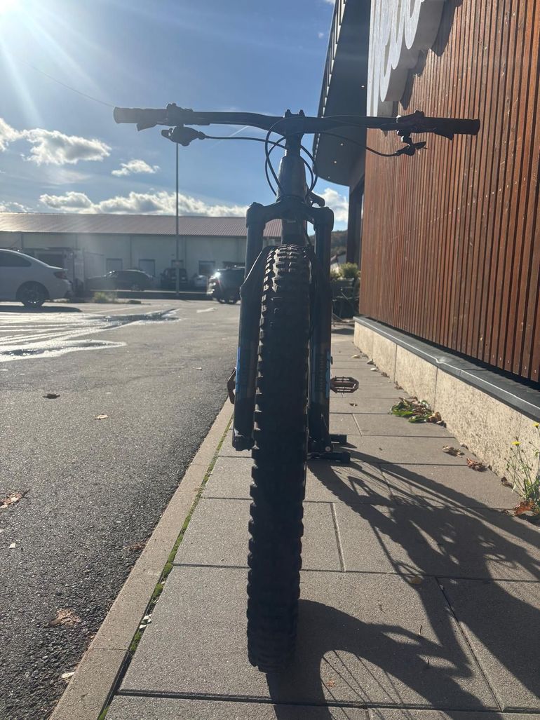 Used Trek Fuel EX 7 Gen 6 2024 2024 Mountainbike — image 3 of 5