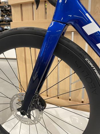 Used Trek Madone SLR 7 Gen 8 2026 2026 Road & Gravel, Blu — image 7 of 8