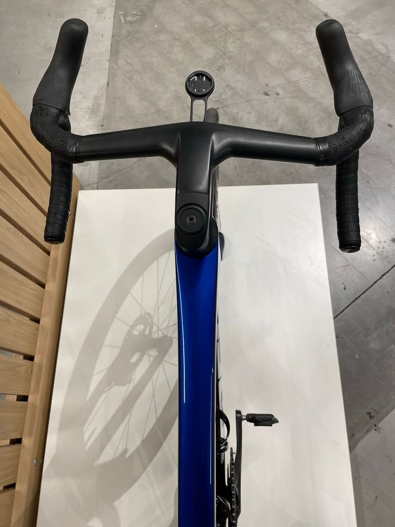 Used Trek Madone SLR 7 Gen 8 2026 2026 Road & Gravel, Blu — image 4 of 8