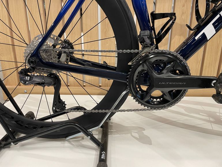 Used Trek Madone SLR 7 Gen 8 2026 2026 Road & Gravel, Blu — image 3 of 8