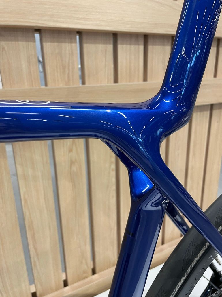 Used Trek Madone SLR 7 Gen 8 2026 2026 Road & Gravel, Blu — image 8 of 8