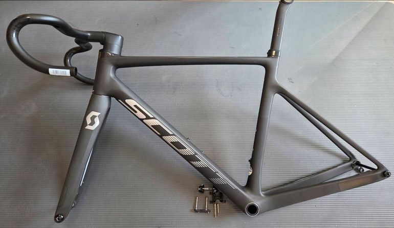 Used Scott Addict Frameset 2022 Road & Gravel, Black — image 1 of 12