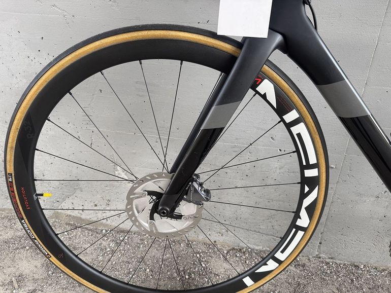 Used Cannondale SuperSix EVO Carbon Disc Ultegra 2020 Road & Gravel, Black — image 4 of 11