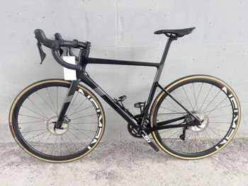 Used Cannondale SuperSix EVO Carbon Disc Ultegra 2020 Road & Gravel, Black — image 2 of 11