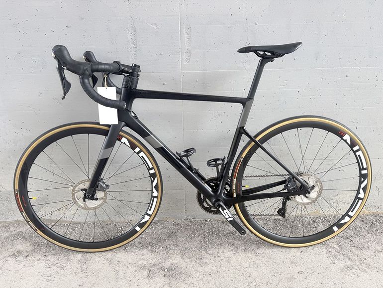 Used Cannondale SuperSix EVO Carbon Disc Ultegra 2020 Road & Gravel, Black — image 2 of 11