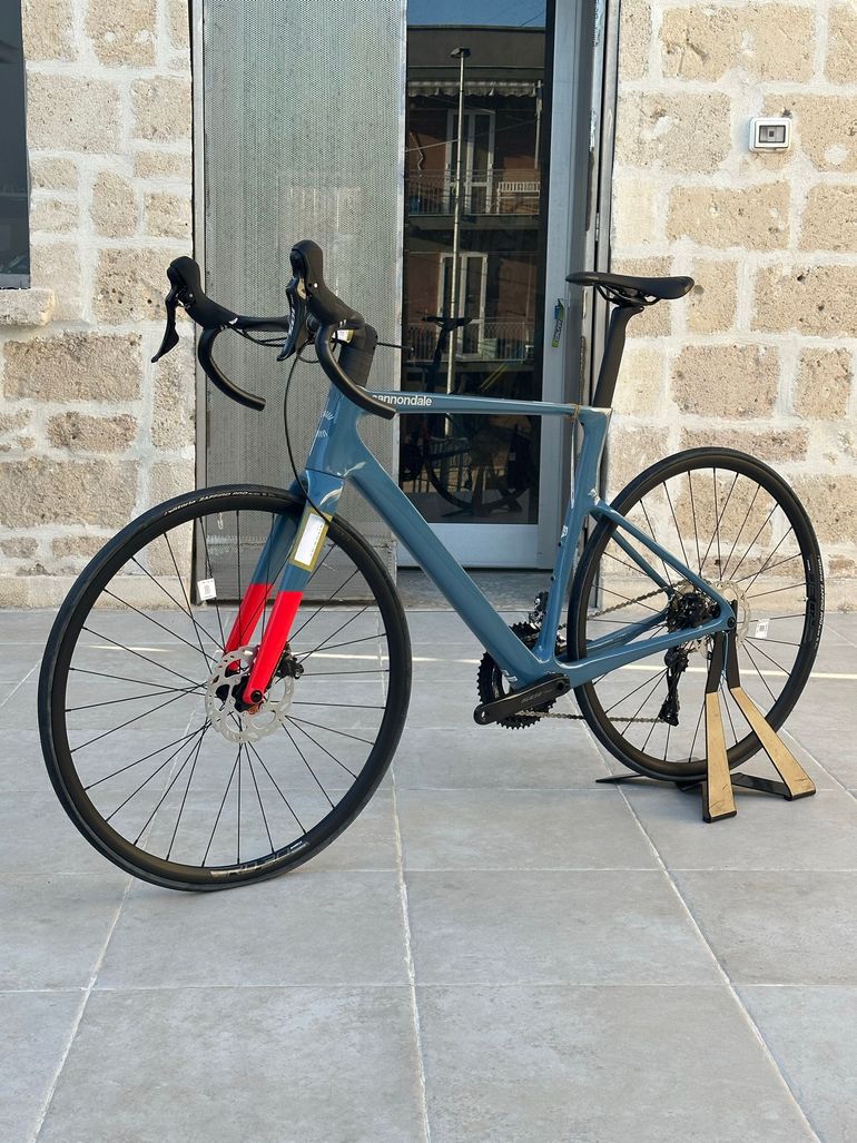 Used Cannondale SuperSix EVO Shimano 105 2025 Road & Gravel, Blue — image 2 of 9