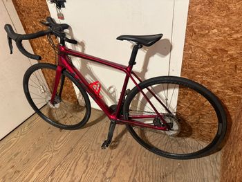 Used Trek Émonda SL 6 Disc 2020 2020 Road & Gravel, Red — image 5 of 10