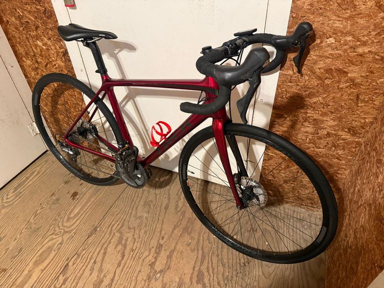 Used Trek Émonda SL 6 Disc 2020 2020 Road & Gravel, Red — image 3 of 10